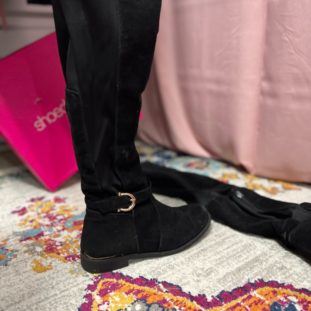 Black sued boot